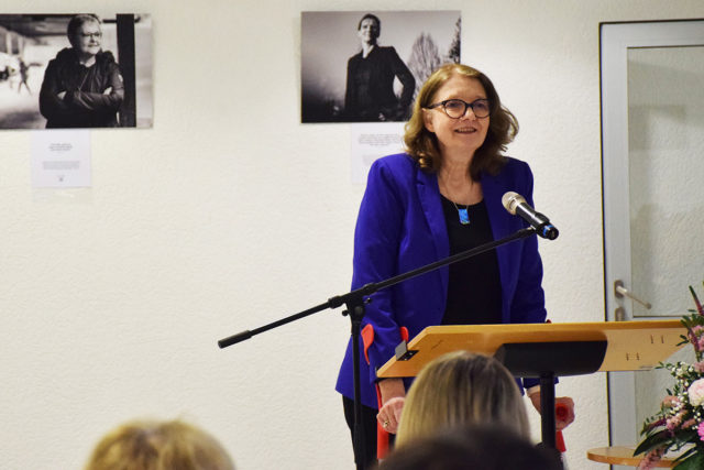Luzia Schlösser v