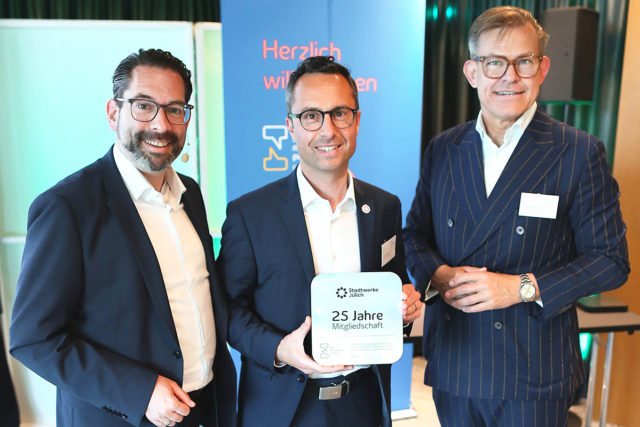 SWJ - 25 Jahre Netzwerkpartner (v.l.) Benjamin Pehle, Ivan Ardines und Frank Kindervatter Foto Netzwerkpartner_web