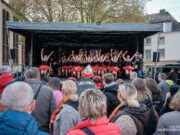 Sessionseröffnung zieht auf den Kirchplatz