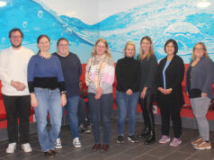 Zufriedene Schwimmer