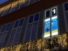 Leuchtende Adventsfenster