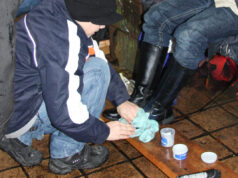 Schuhe putzen, Tannenbäume und Lichter bringen