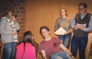 TheaterLuSt: „Schau nicht unters Rosenbeet“