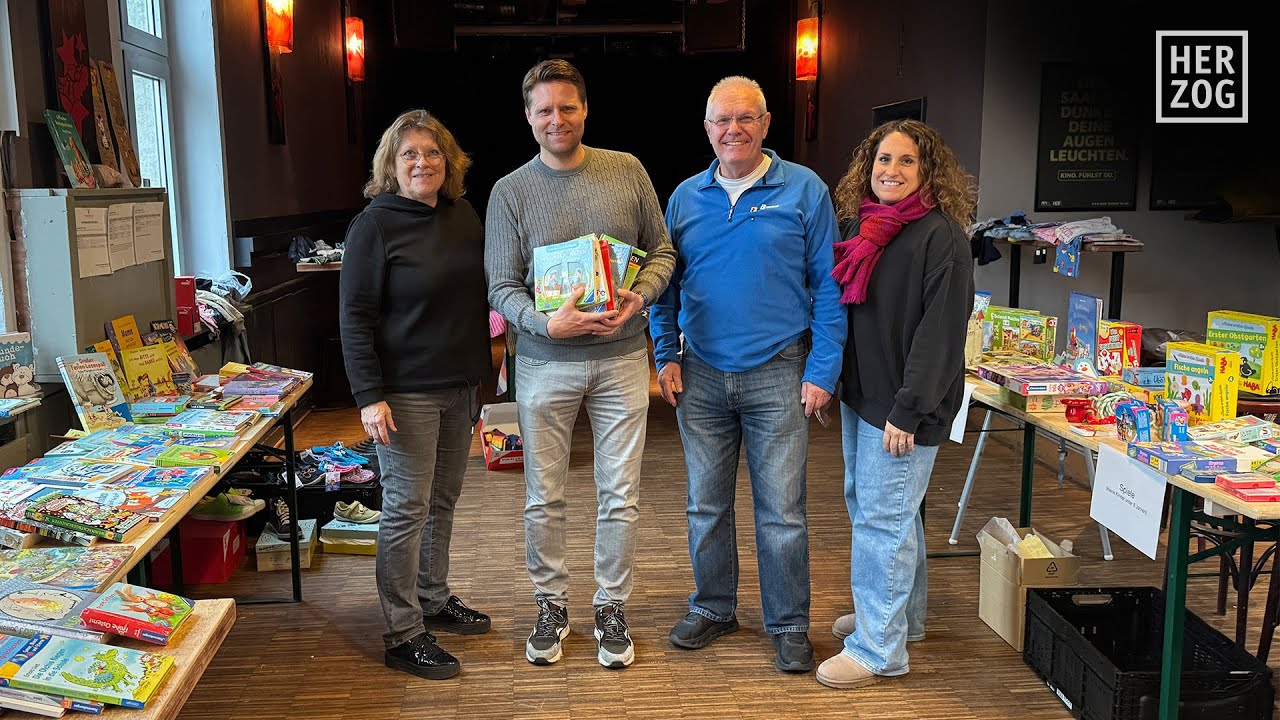 Viele-Tafeln-festlich-gedeckt