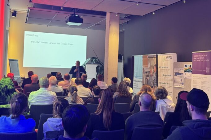 Chancen von KI und modernen Strukturen erkennen