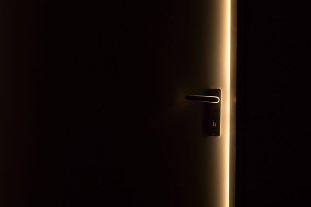 pexels-dark-1852985_web