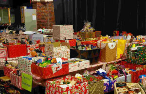 Weihnachtlich Tische decken